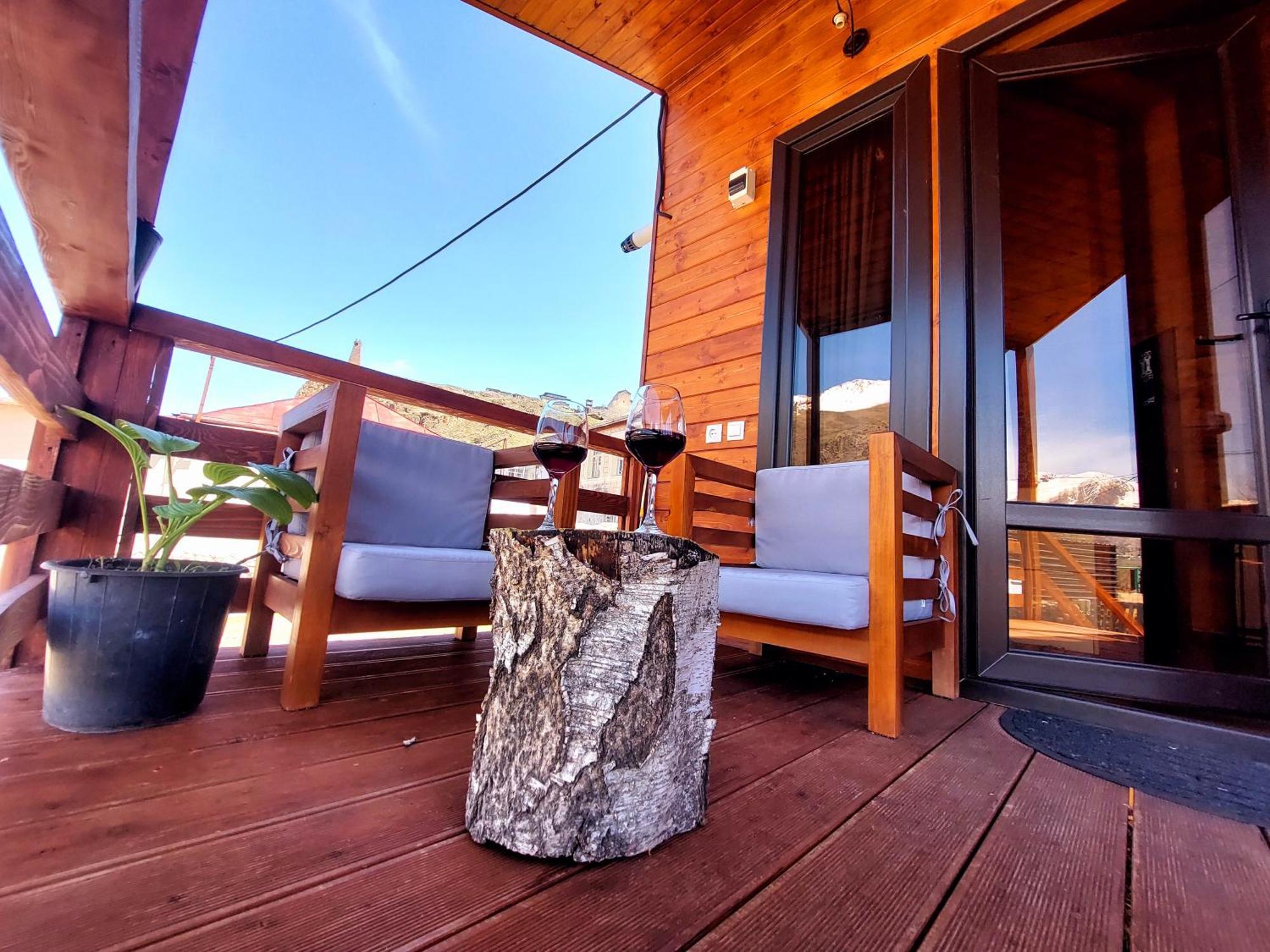 Guesthouse And Cottage Nicolo Stepantsminda Exterior photo